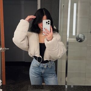 Meet your Posher, Dayna